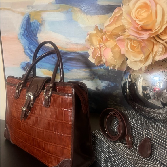 Elegant Brown Leather Women Briefcase - Picture 4 of 16